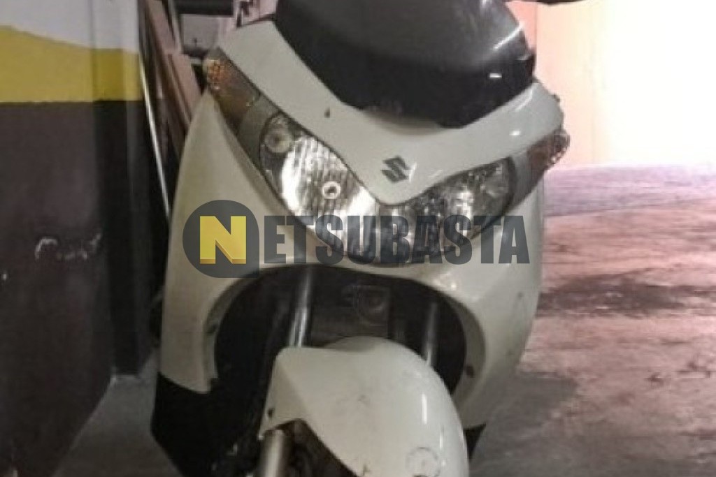 Suzuki BURGMAN 200 2012