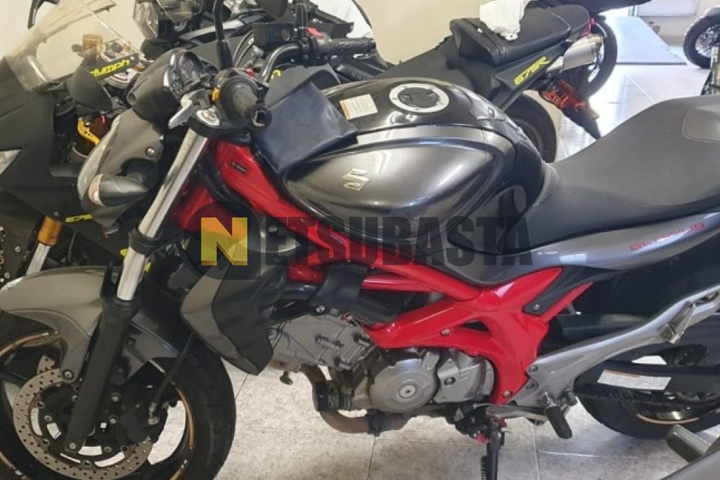 Suzuki Gladius 650 2014