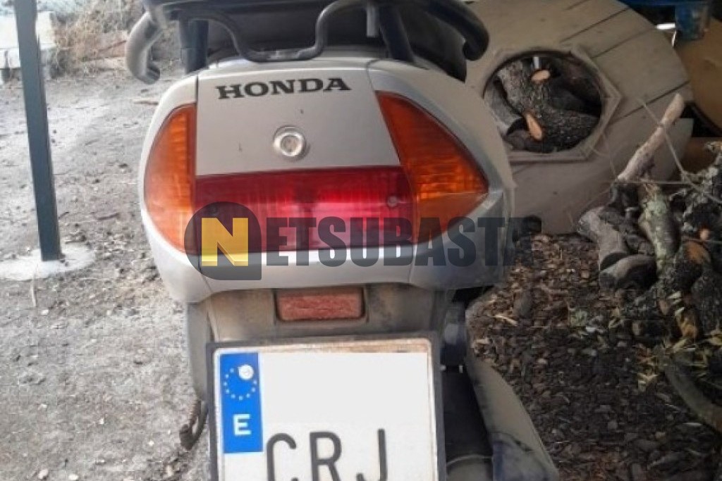 Honda SCV 100 LEAD 2004