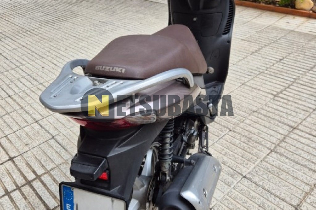 Suzuki Sixteen 125 2012