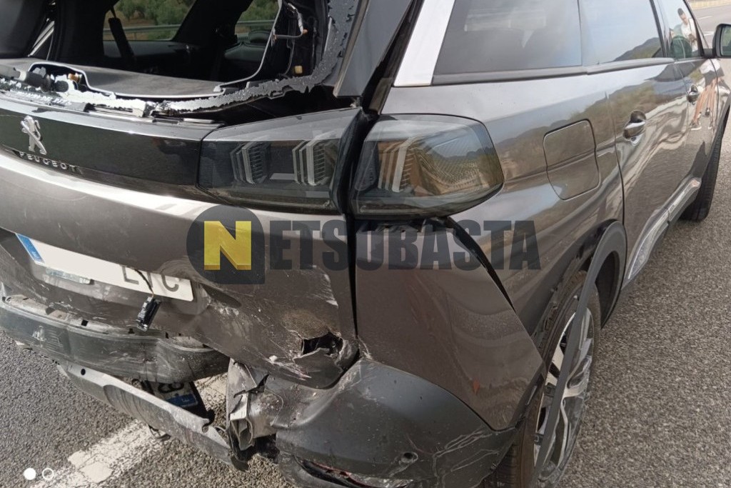 Peugeot 5008 1.5 BlueHDi 2021