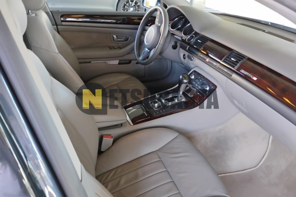 Audi A8 3.7 quattro tiptronic 6 vel. 2004
