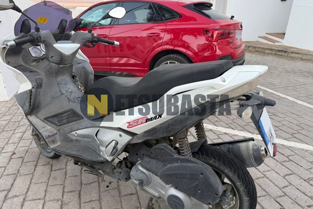 Aprilia SR Max 300 2011