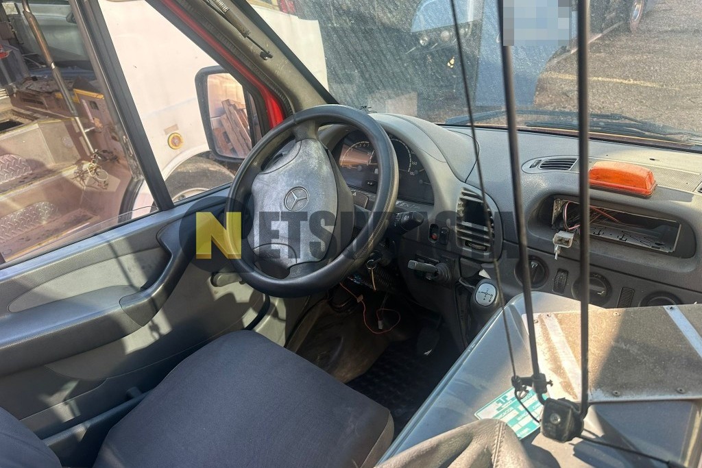 Mercedes-Benz Sprinter 413 CDI Minibus 2004