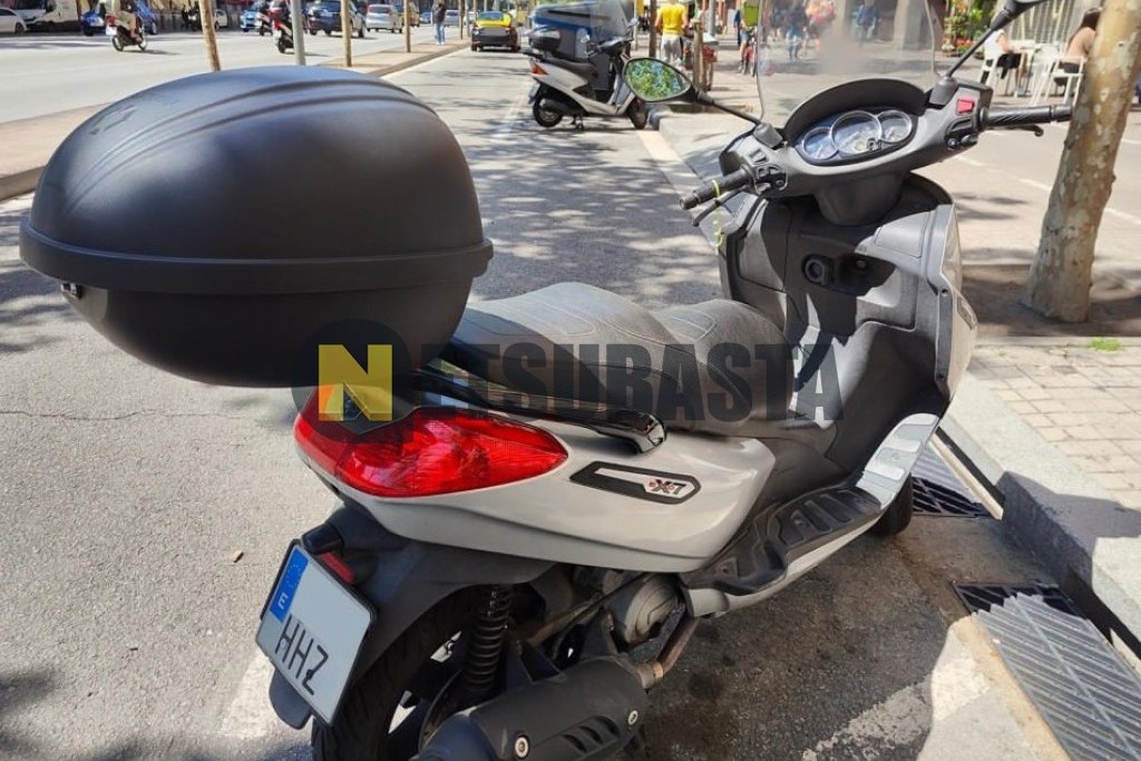 Piaggio X7 EVO 125 ie 2012