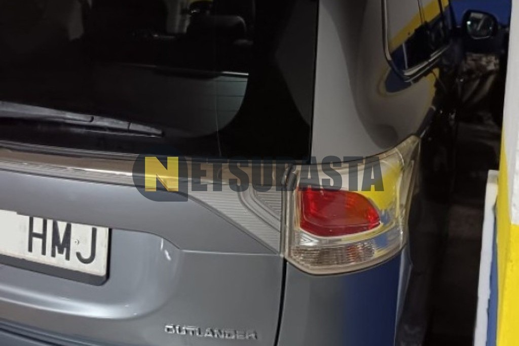 Mitsubishi Outlander 220 DI-D 2012
