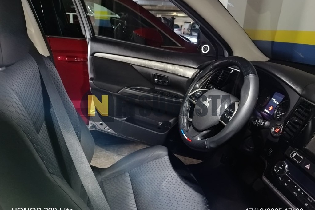 Mitsubishi Outlander 220 DI-D 2012