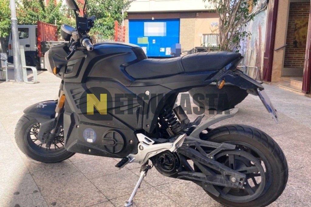 Zitmuv Black Razer 125E 2022