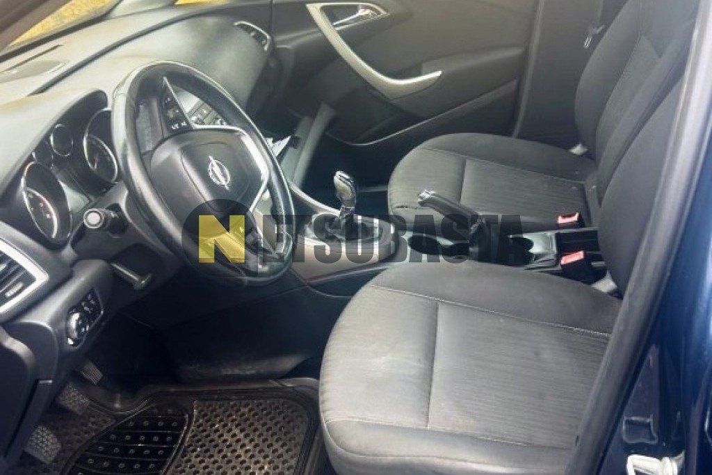Opel Astra 1.4 Turbo 2011