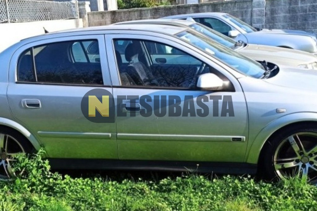 Opel Astra Sedán 2.0 DI 16V 1999
