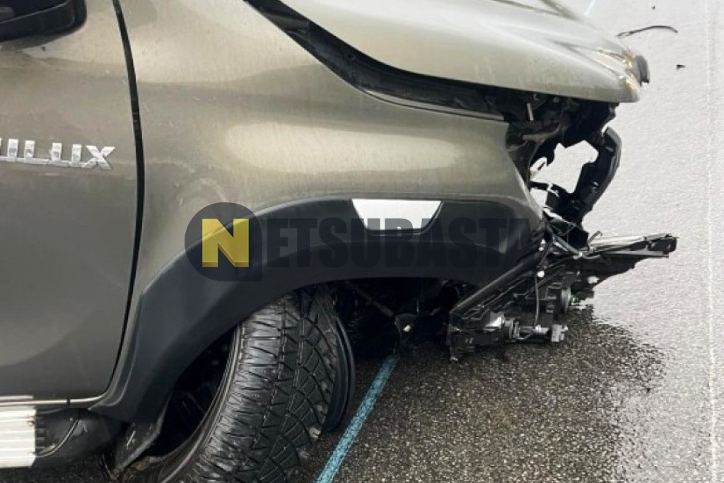 Toyota Hilux Doble Cabina 2.8 204D 4x4 Automático 2023