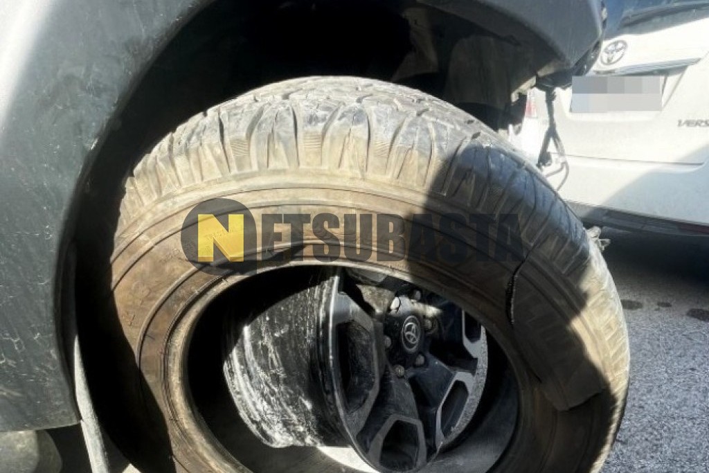 Toyota Hilux Doble Cabina 2.8 204D 4x4 Automático 2023