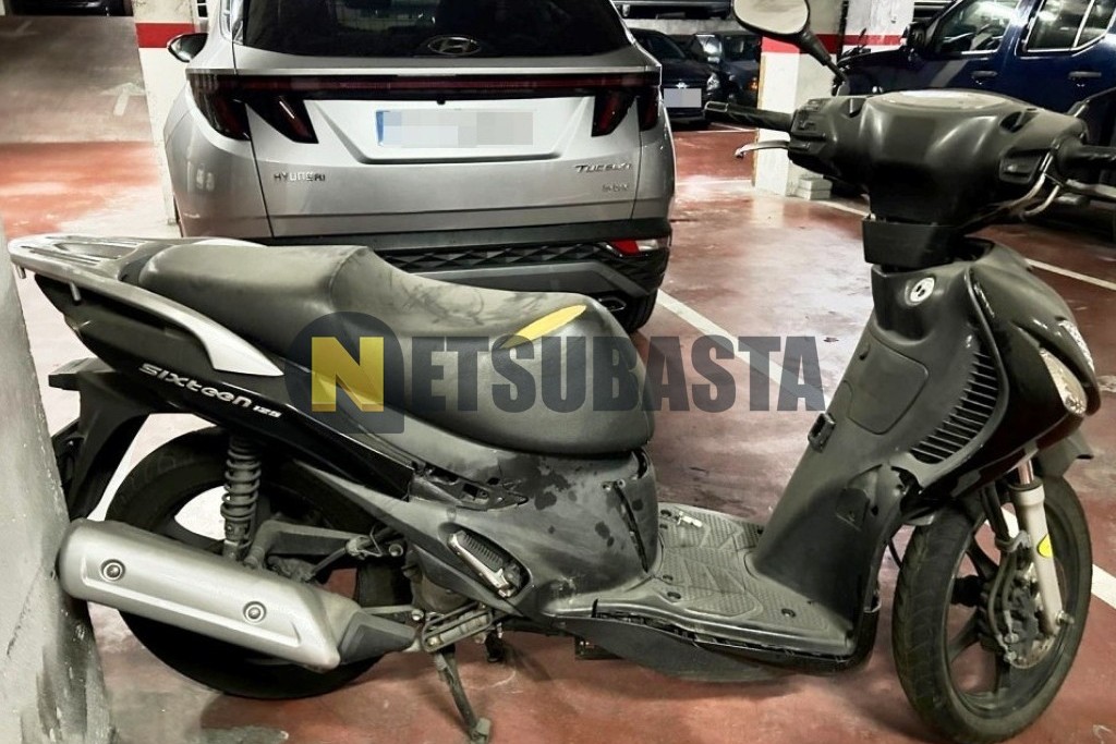 Suzuki Sixteen 125 2011