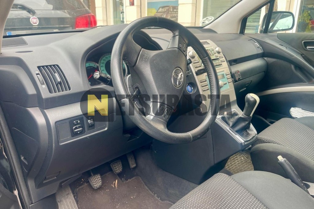 Toyota Corolla Verso 2.2 D4D 2006