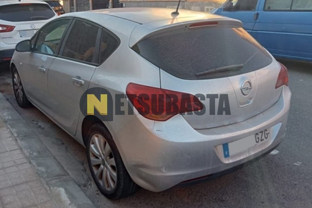 Opel Astra 1.6 2010