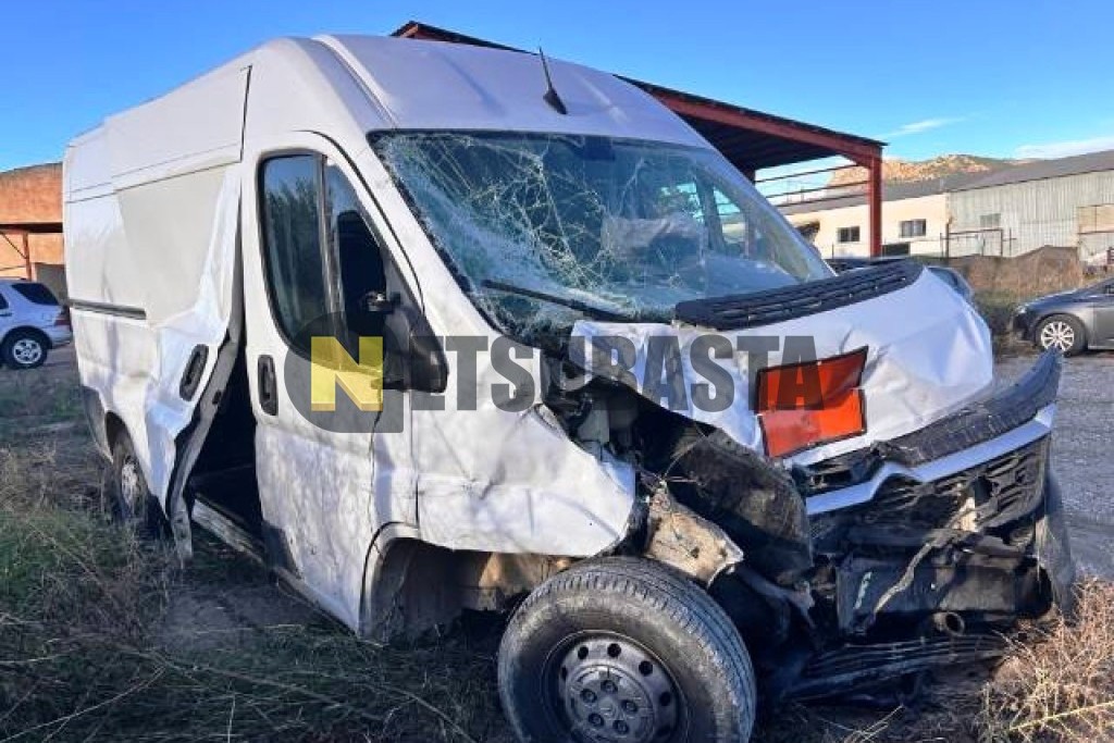 Citroën Jumper 2.2 BlueHDi Furgón 33 L2H2 2022