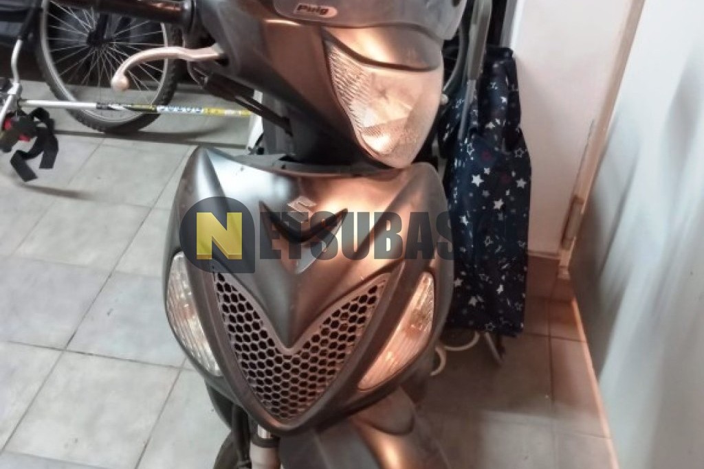 Suzuki Sixteen 125 2010