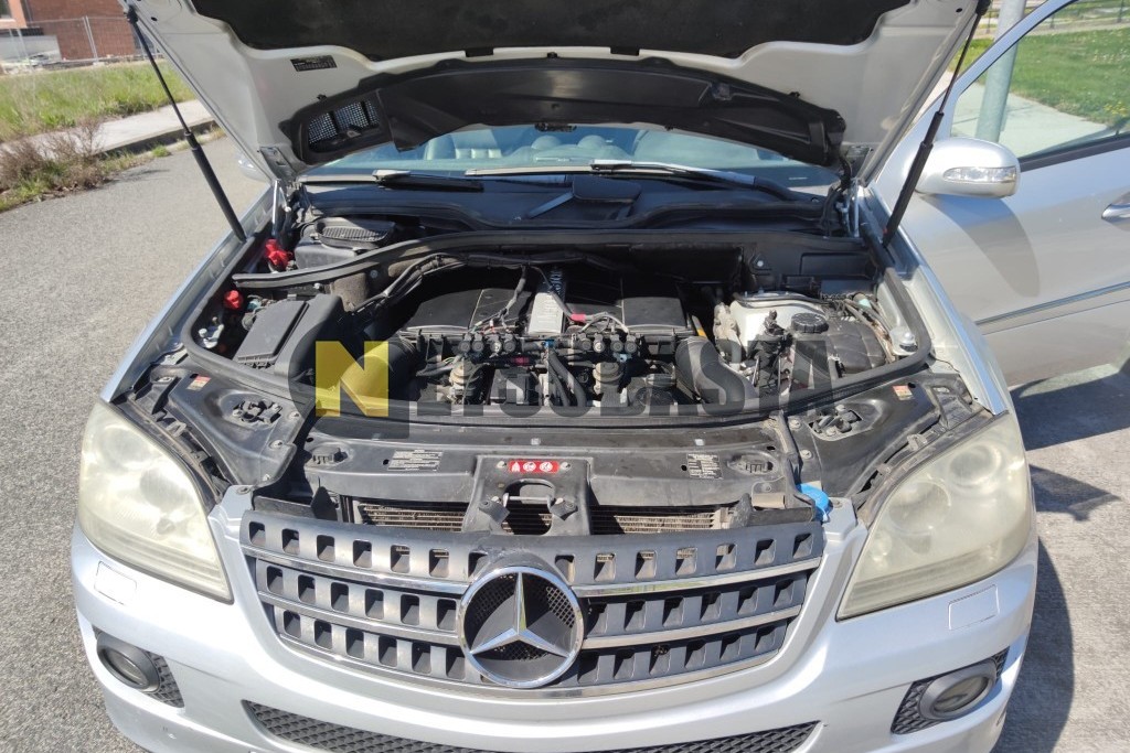 Mercedes-Benz ML 500 2005