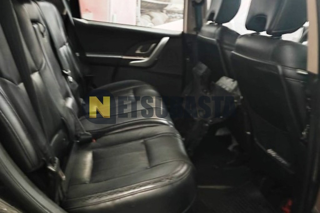 Mahindra XUV 500 AWD W6 2013