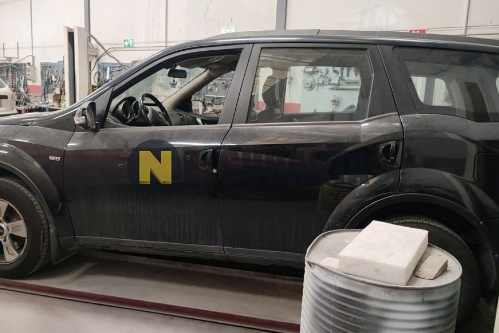 Mahindra XUV 500 AWD W6 2013