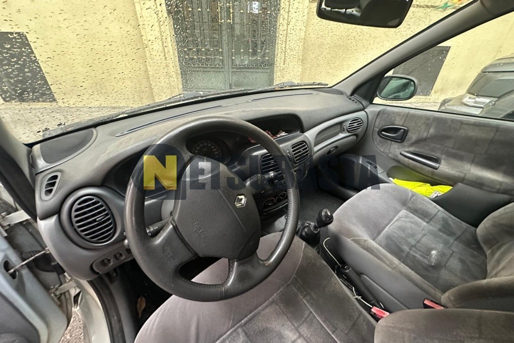 Renault Megane 1.4 16V 2000