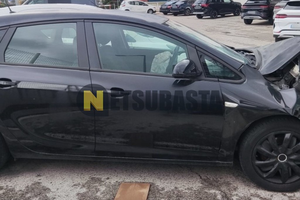 Opel Astra 1.7 CDTI 2012