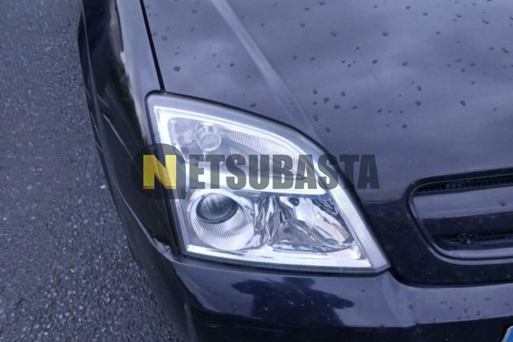 Opel Signum 2.2 DTI 16V 2004