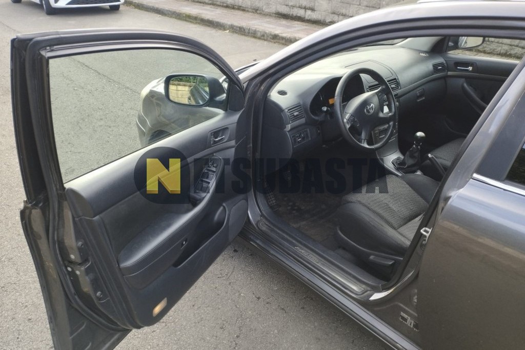 Toyota Avensis Wagon 2.2 D-4D 2006