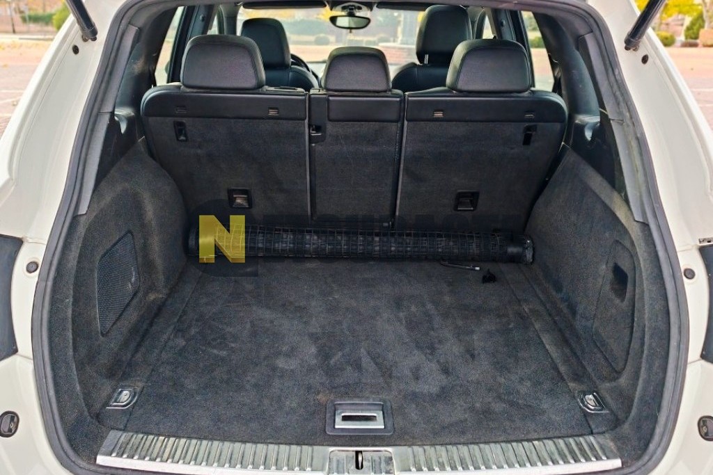 Porsche Cayenne S Hybrid 2011