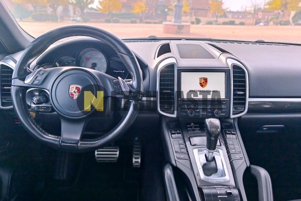 Porsche Cayenne S Hybrid 2011