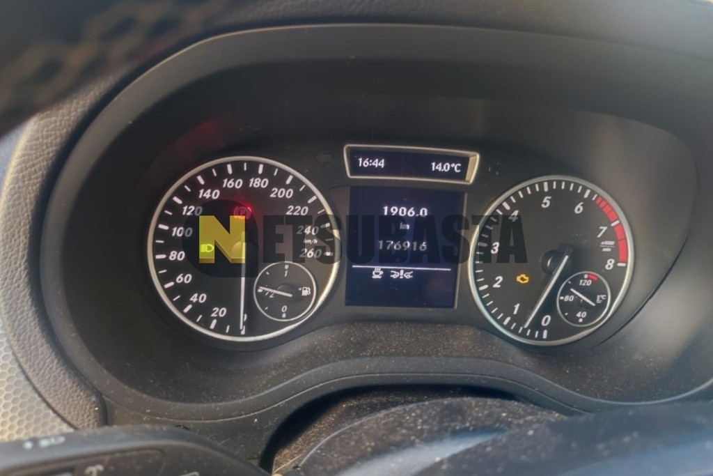 Mercedes-Benz B 180 2012