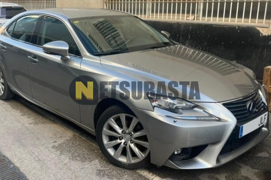 Lexus IS 300h 2016