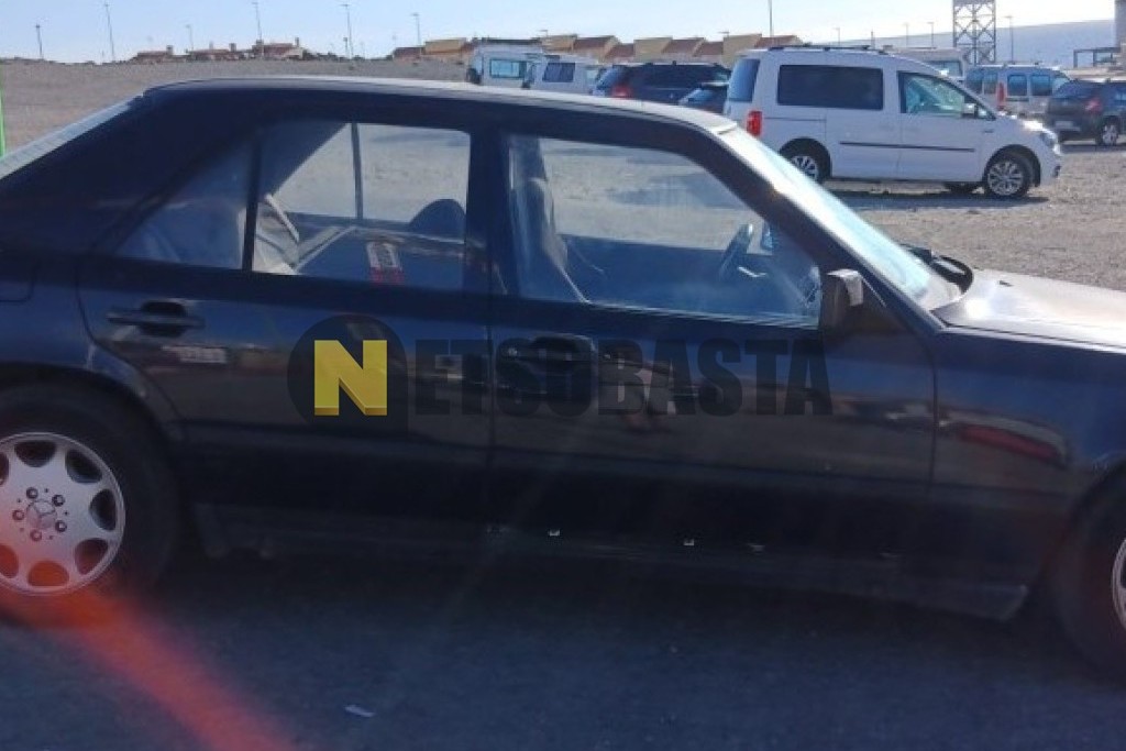 Mercedes-Benz 230E 1989