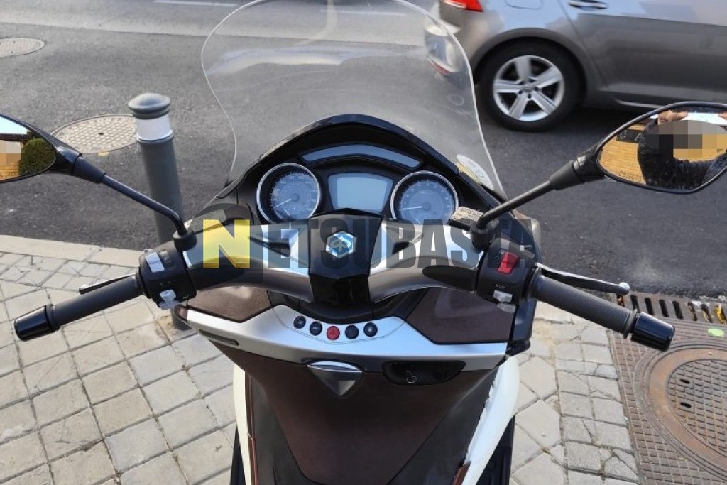 Piaggio X10 350 Executive 2015