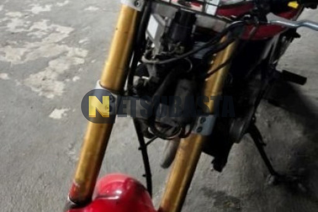 Hyosung GT 125 R 2006