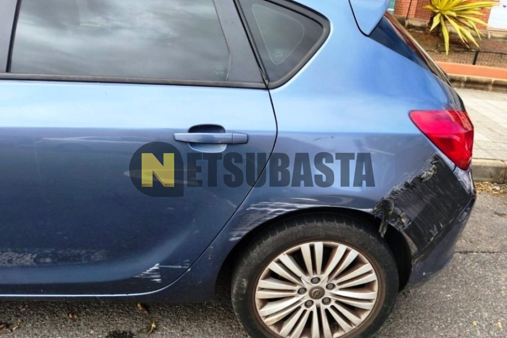 Opel Astra 1.6 CDTi 2014