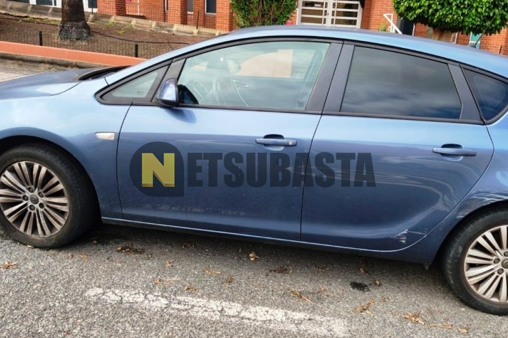 Opel Astra 1.6 CDTi 2014