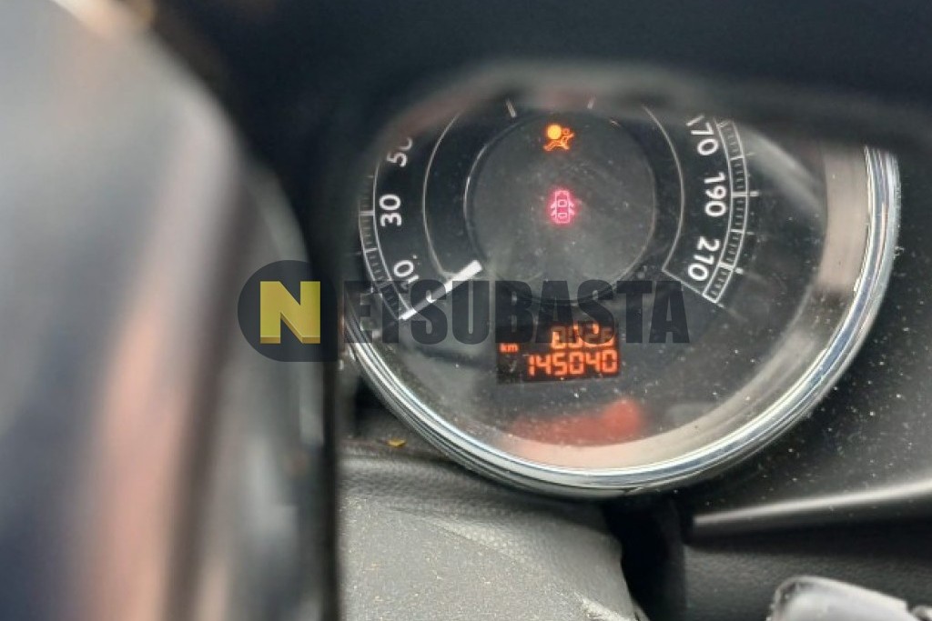 Peugeot 3008 HYbrid4 2014