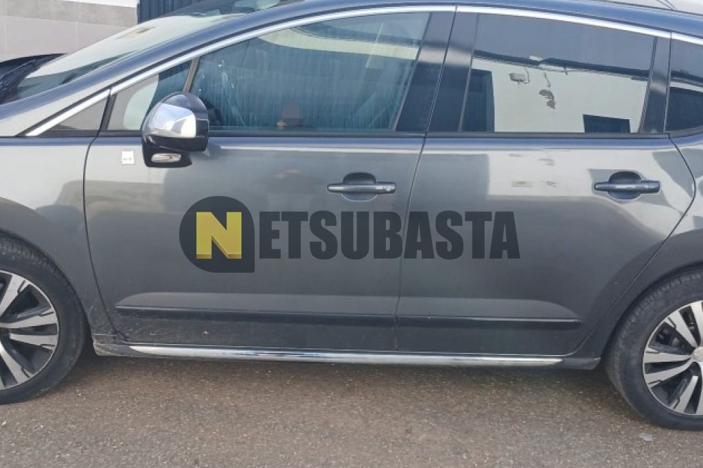 Peugeot 3008 HYbrid4 2014