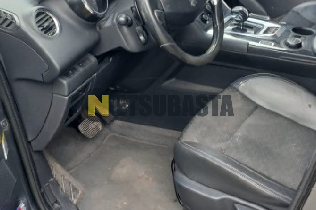 Peugeot 3008 HYbrid4 2014