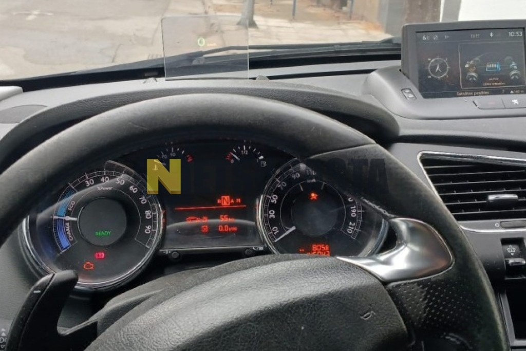 Peugeot 3008 HYbrid4 2014