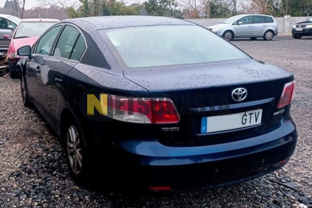 Toyota Avensis Sedán 2.0 D-4D 2010