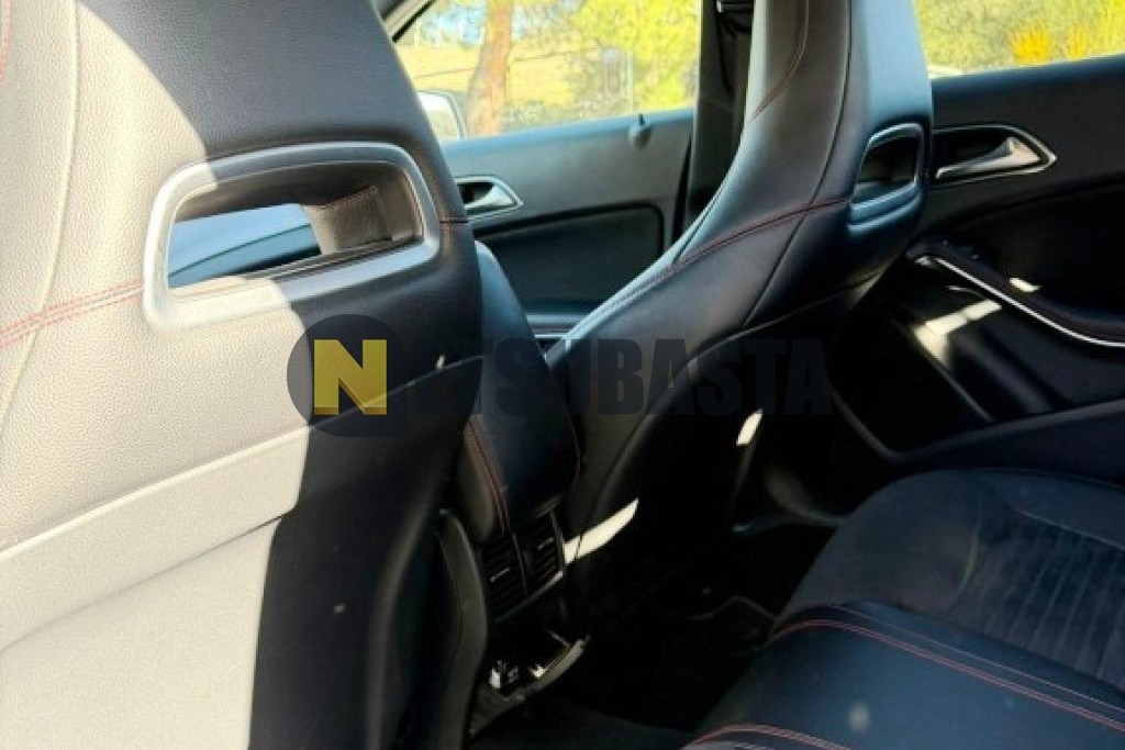 Mercedes-Benz GLA 220 CDI 4MATIC 7G-DCT 2015