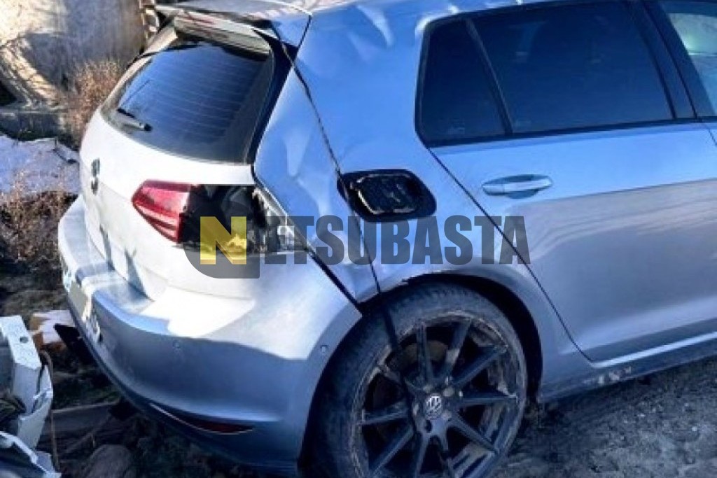 Volkswagen Golf GTI 2.0 TSI BMT DSG 6 vel. 2013