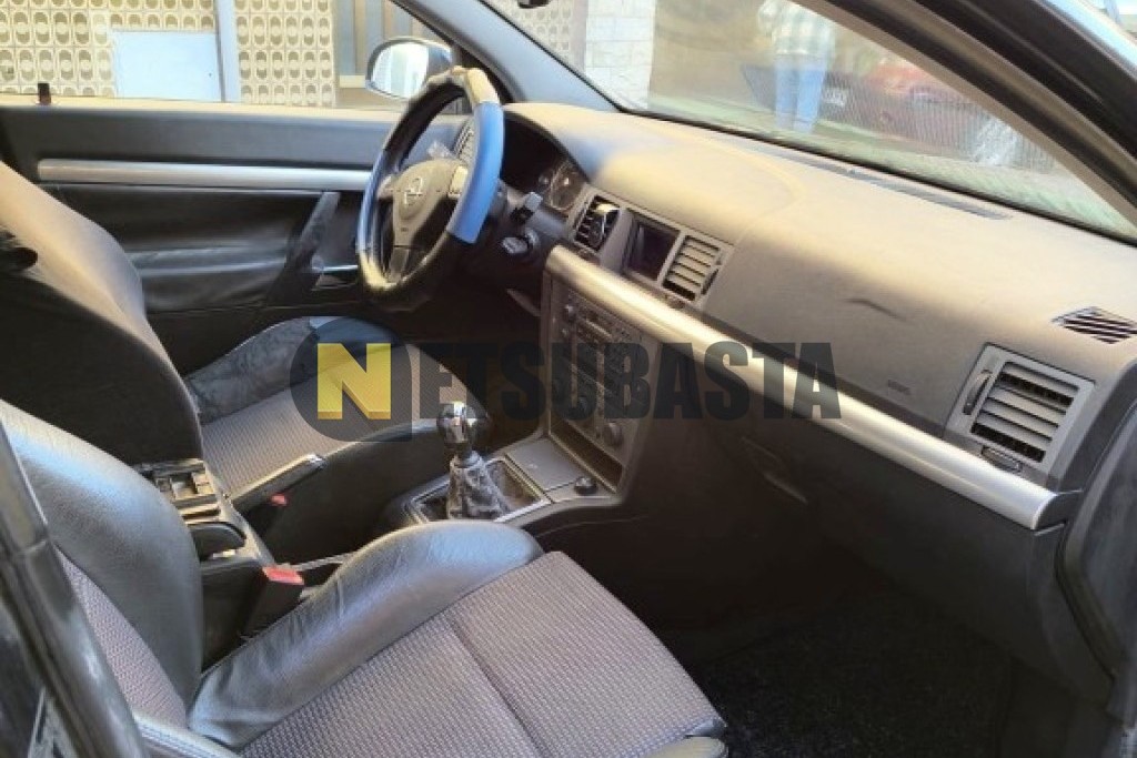 Opel Vectra 2.2 DTi 2004