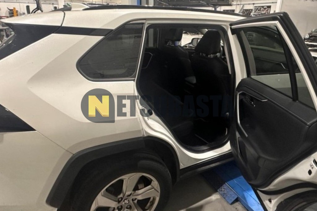 Toyota RAV4 Hybrid 220H 4x4 2019