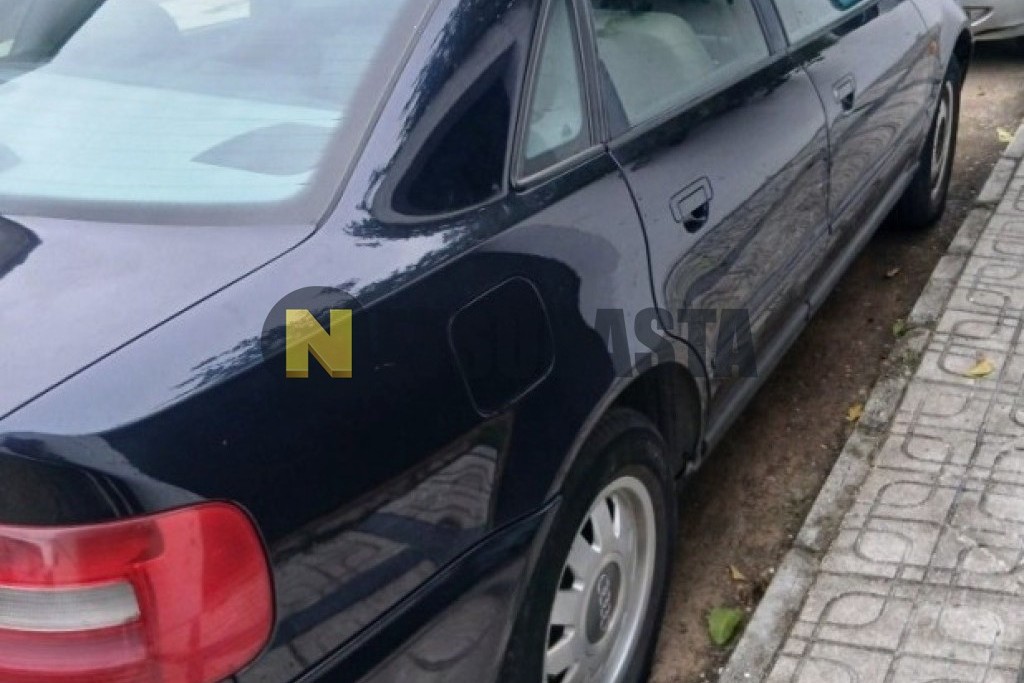 Audi A4 1.8 T tiptronic 5 vel. 1999