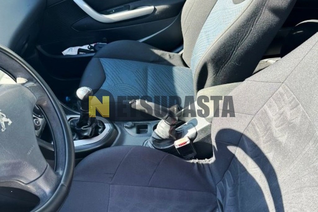 Peugeot 308 1.6 VTi 2011