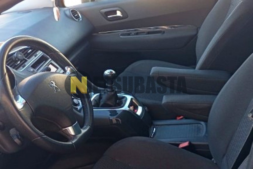 Peugeot 5008 1.6 BlueHDi 2015