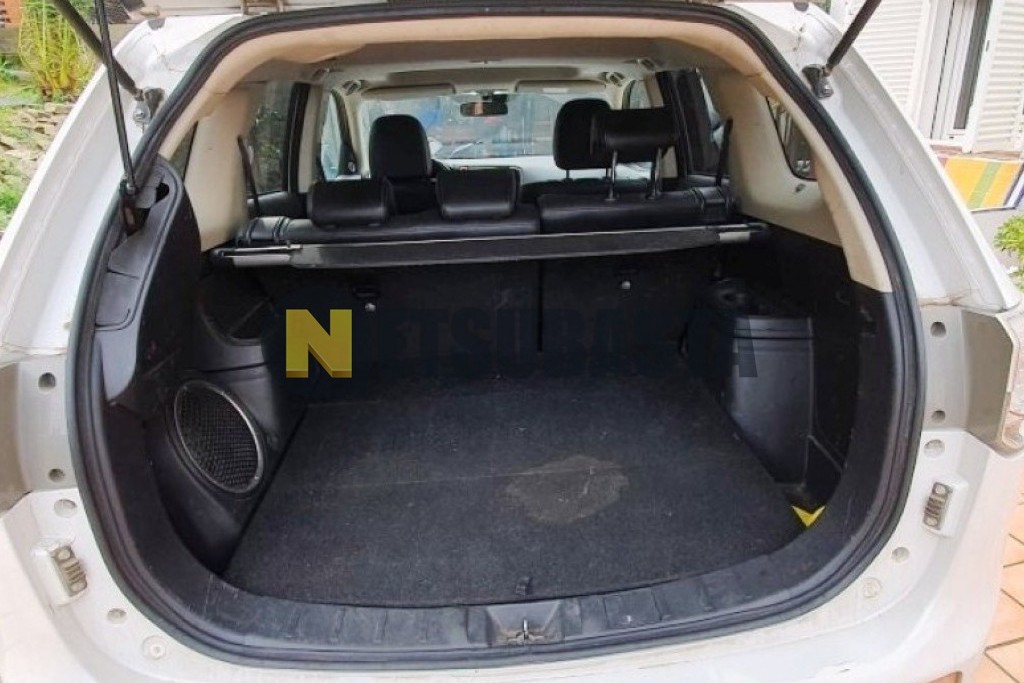 Mitsubishi Outlander PHEV 4WD 2015